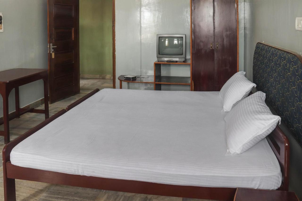 Spot On 49477 Hotel Galaxy Dimāpur Esterno foto