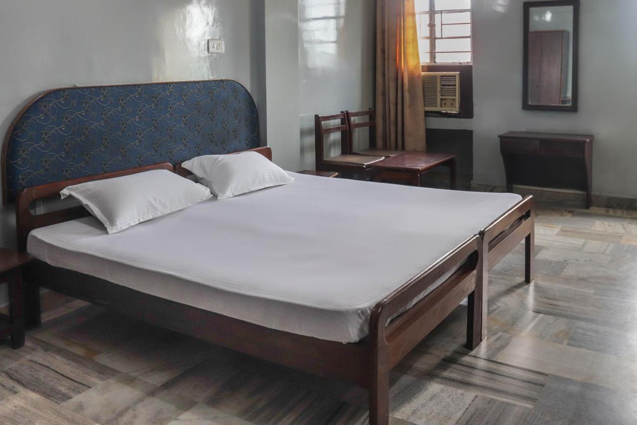 Spot On 49477 Hotel Galaxy Dimāpur Esterno foto