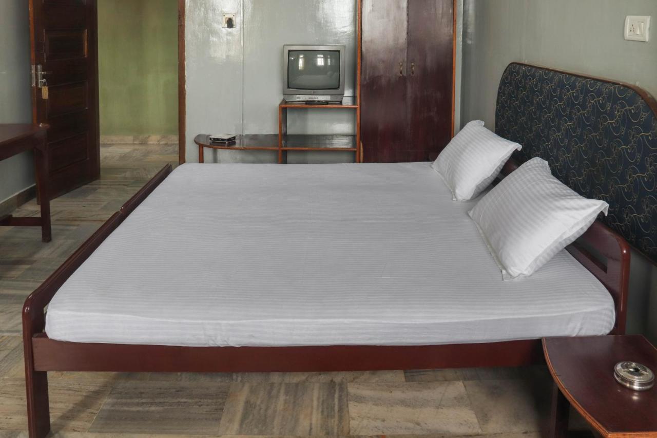 Spot On 49477 Hotel Galaxy Dimāpur Esterno foto